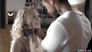 Virgin teen lies on every side dude in with regard to her virginity